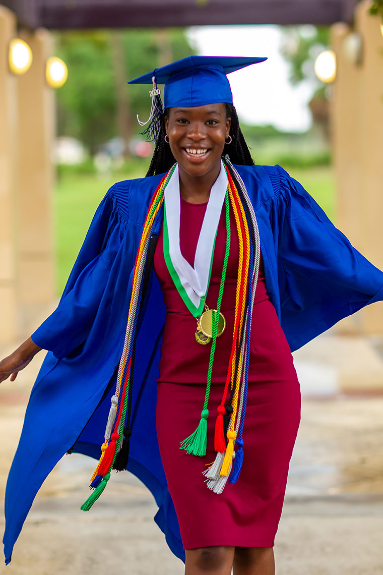 Kerlinda_Graduation638